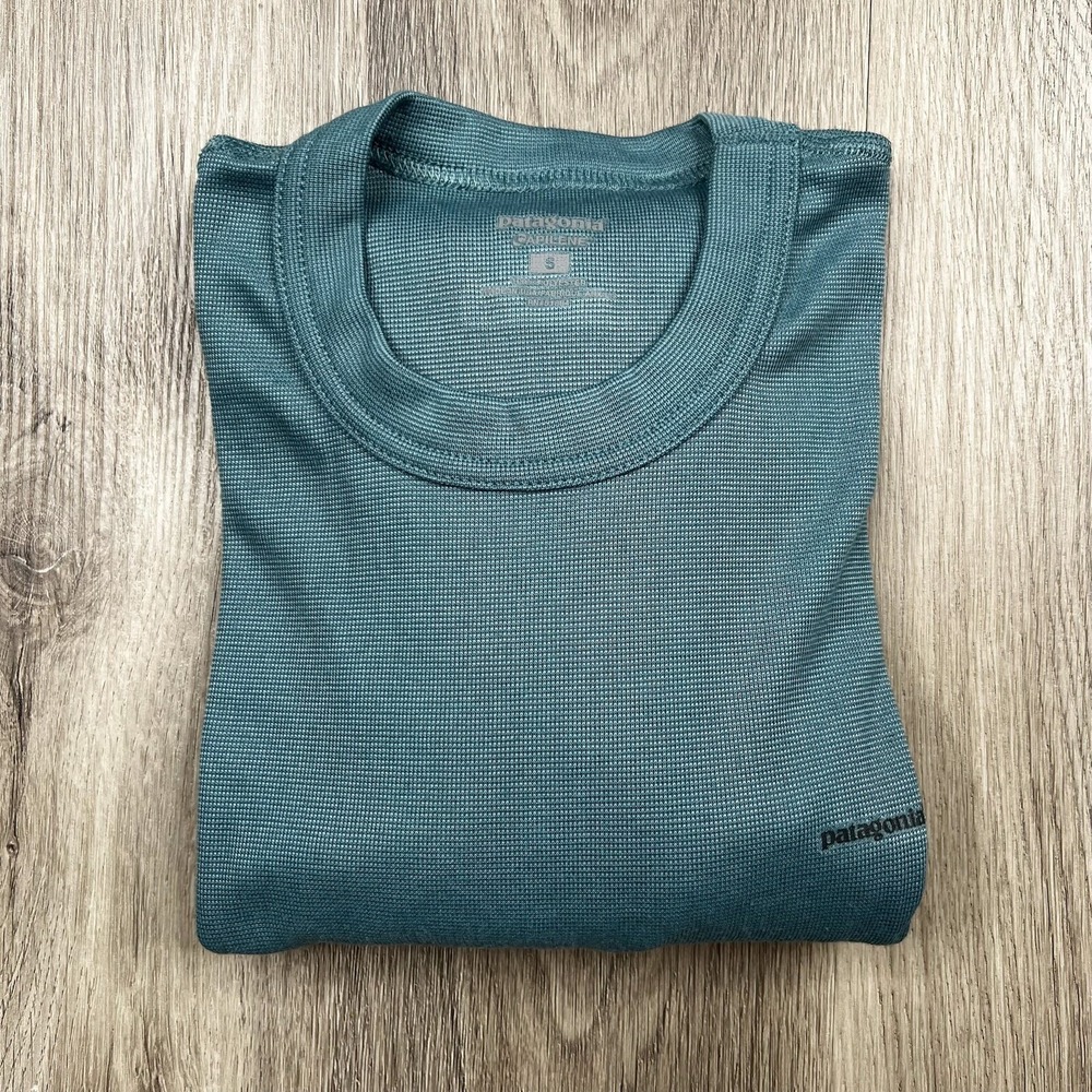 Patagonia Capilene Long Sleeve Crewneck Shirt Womens Size Small Light Blue